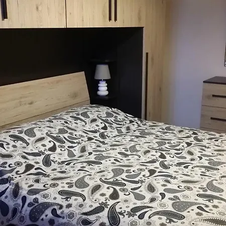 アパート Nice Apt. バーリ