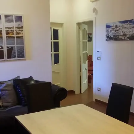 Nice Apt. バーリ